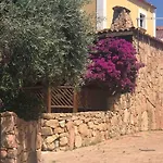 Buganvillea Cottage: Un Nido A 200 Mt. Dal Mare 度假居 *