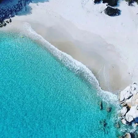 Semesterbostad Buganvillea Cottage: Un Nido A 200 Mt. Dal Mare Porto Pollo