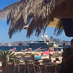 Buganvillea Cottage: Un Nido A 200 Mt. Dal Mare بيت للعطل