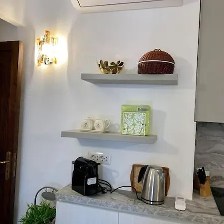 Holiday home Buganvillea Cottage: Un Nido A 200 Mt. Dal Mare *