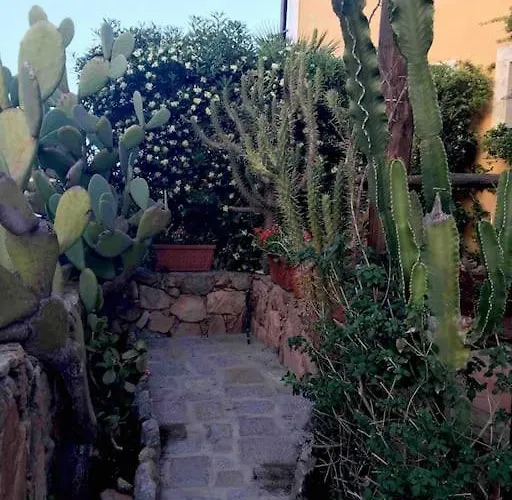 Buganvillea Cottage: Un Nido A 200 Mt. Dal Mare Casa vacanze